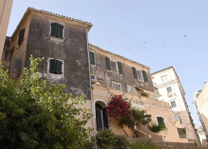 Mary\'S Art House In The Center Of Old Town